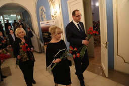Генеральный директор ООО "Газпром трансгаз Москва" Александр Бабаков с супругой