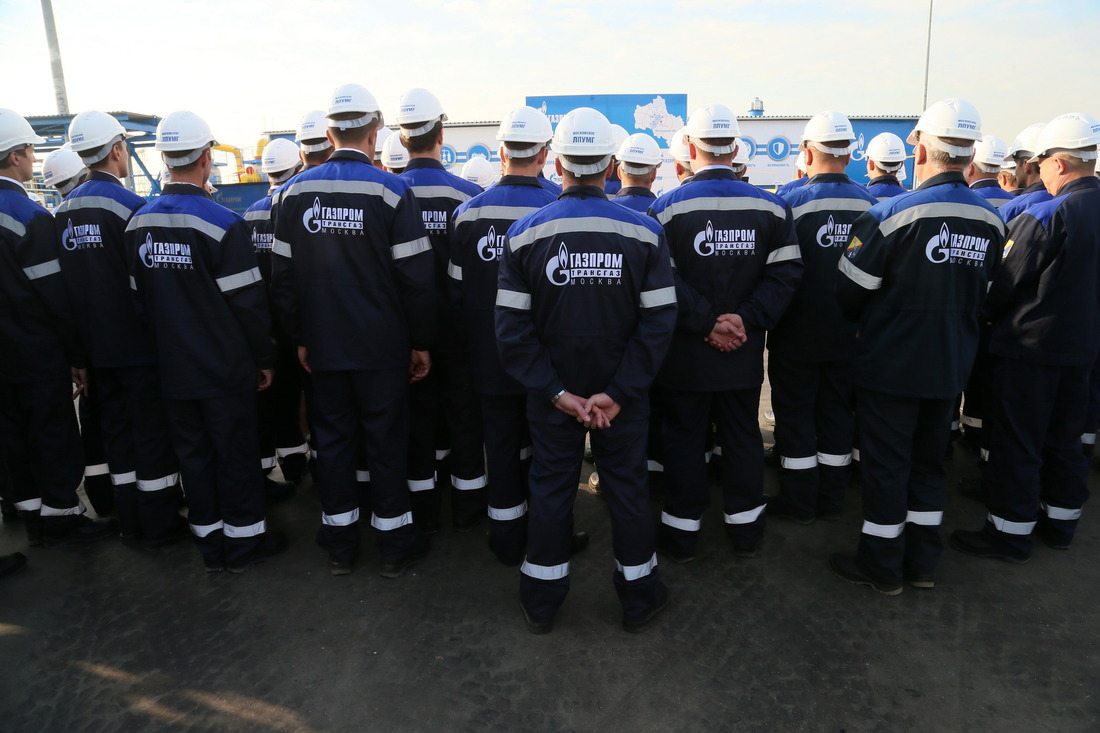 Работники ООО "Газпром трансгаз Москва" на церемонии ввода в эксплуатацию КРП-16