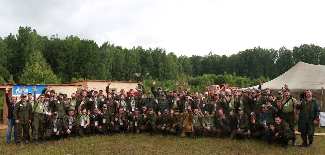 Участники международной военно-патриотической акции в штабном полевом лагере (Калужская область)
