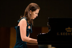 Анастасия Махамендрикова (фортепиано)