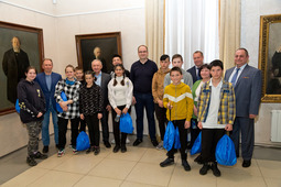Генеральный директор ООО «Газпром трансгаз Москва» Александр Бабаков поздравляет детей с пасхальными праздниками