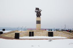 Памятник "Знамя Победы"