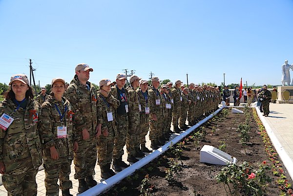 Церемония перезахоронения в рамках международной военно-патриотической акции «Вахта памяти — 2018»